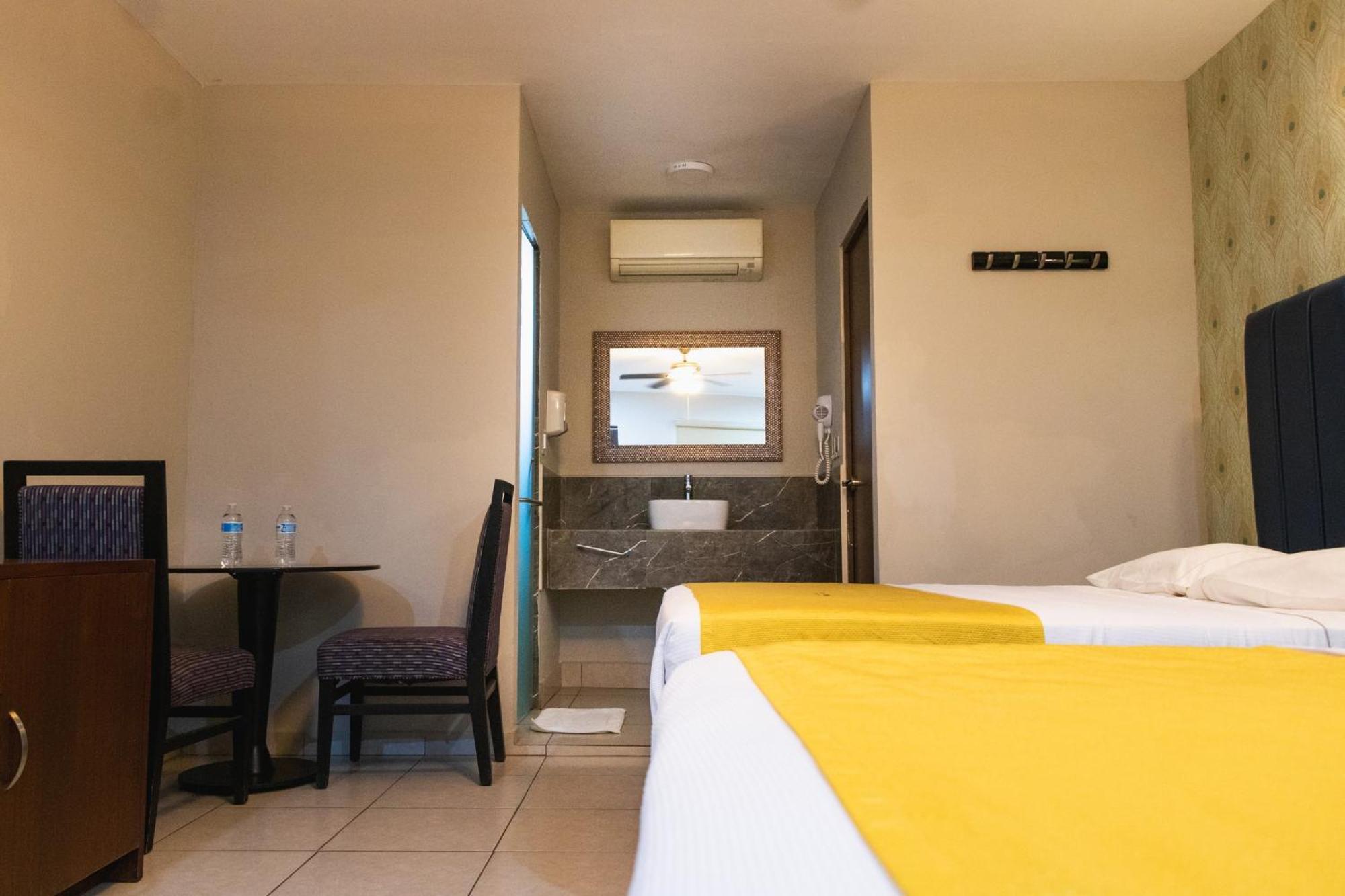 Hotel Maioris El Diez Culiacán Exterior foto